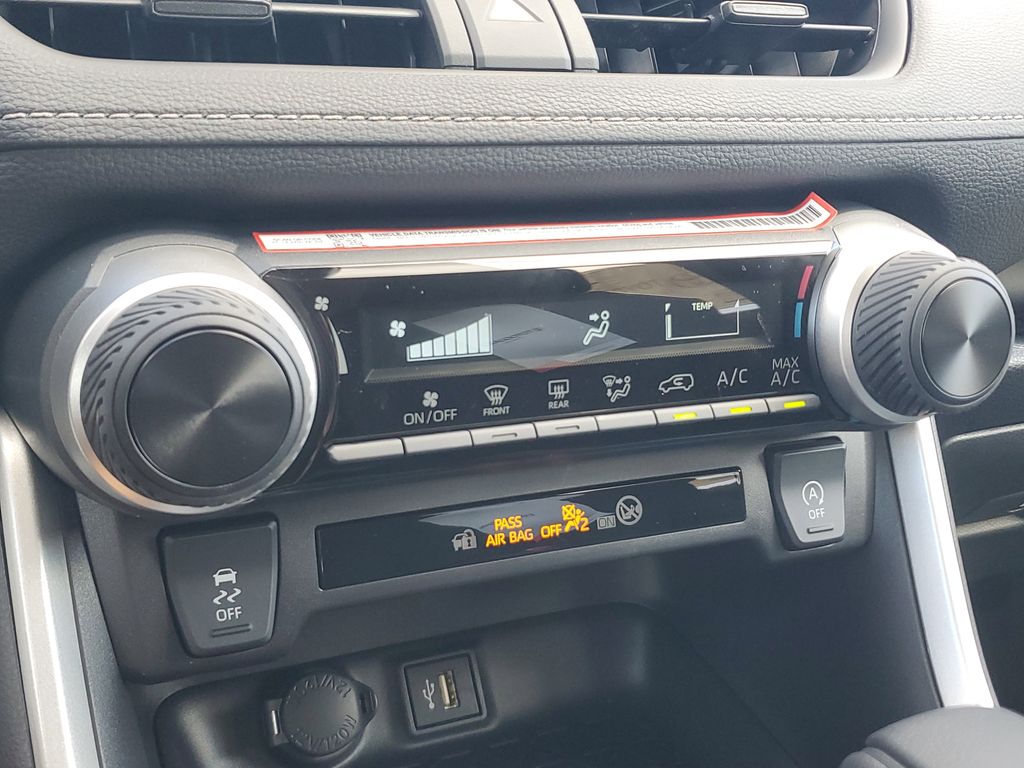 2025 Toyota RAV4 LE photo 22