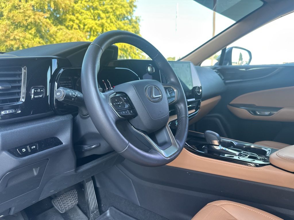 2024 Lexus NX 250 photo 2