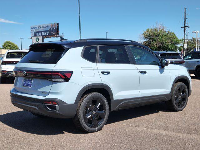 2025 Volkswagen Taos SE photo 3