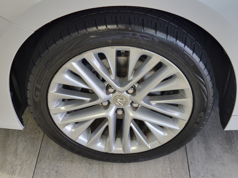 2016 Lexus ES 350 photo 9
