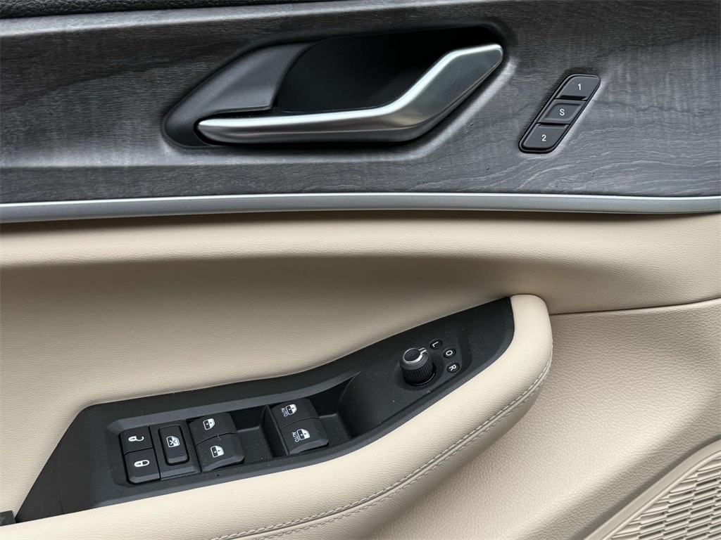 2025 Jeep Grand Cherokee Limited photo 22