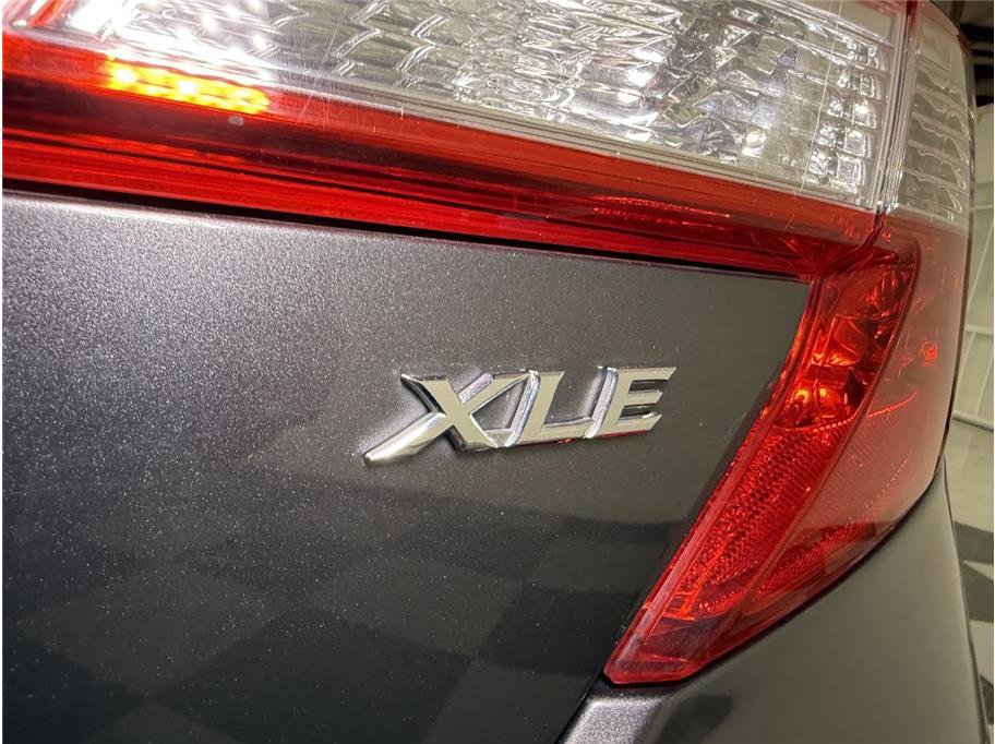 2012 Toyota Camry XLE photo 20