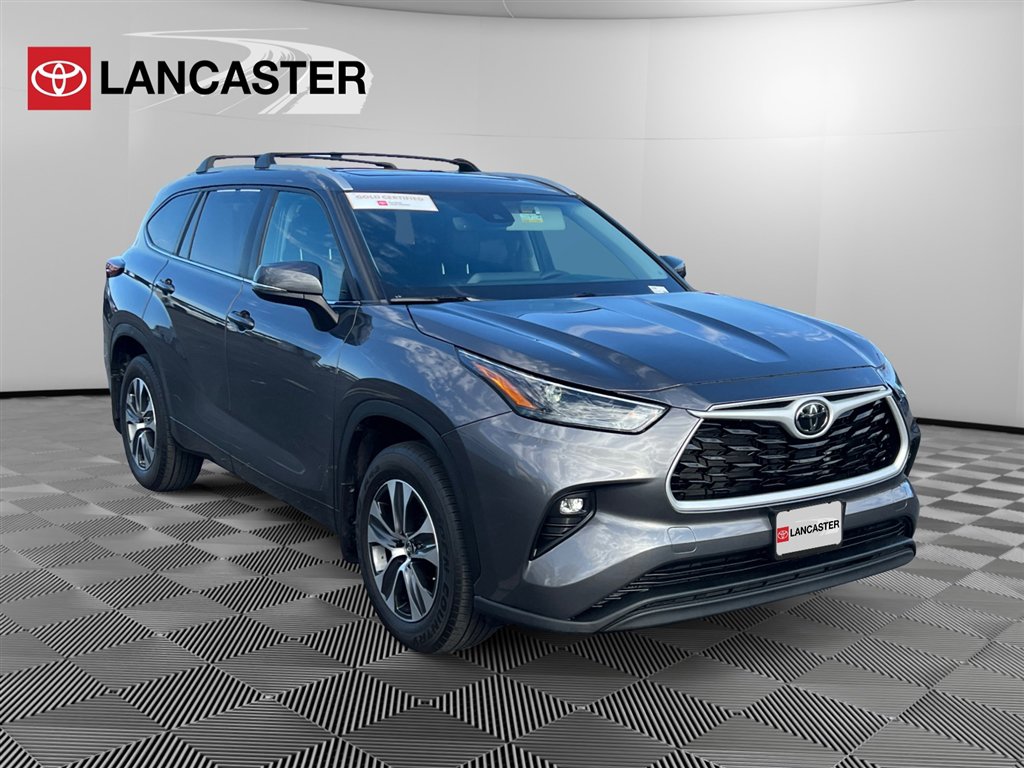 2024 Toyota Highlander XLE's photo