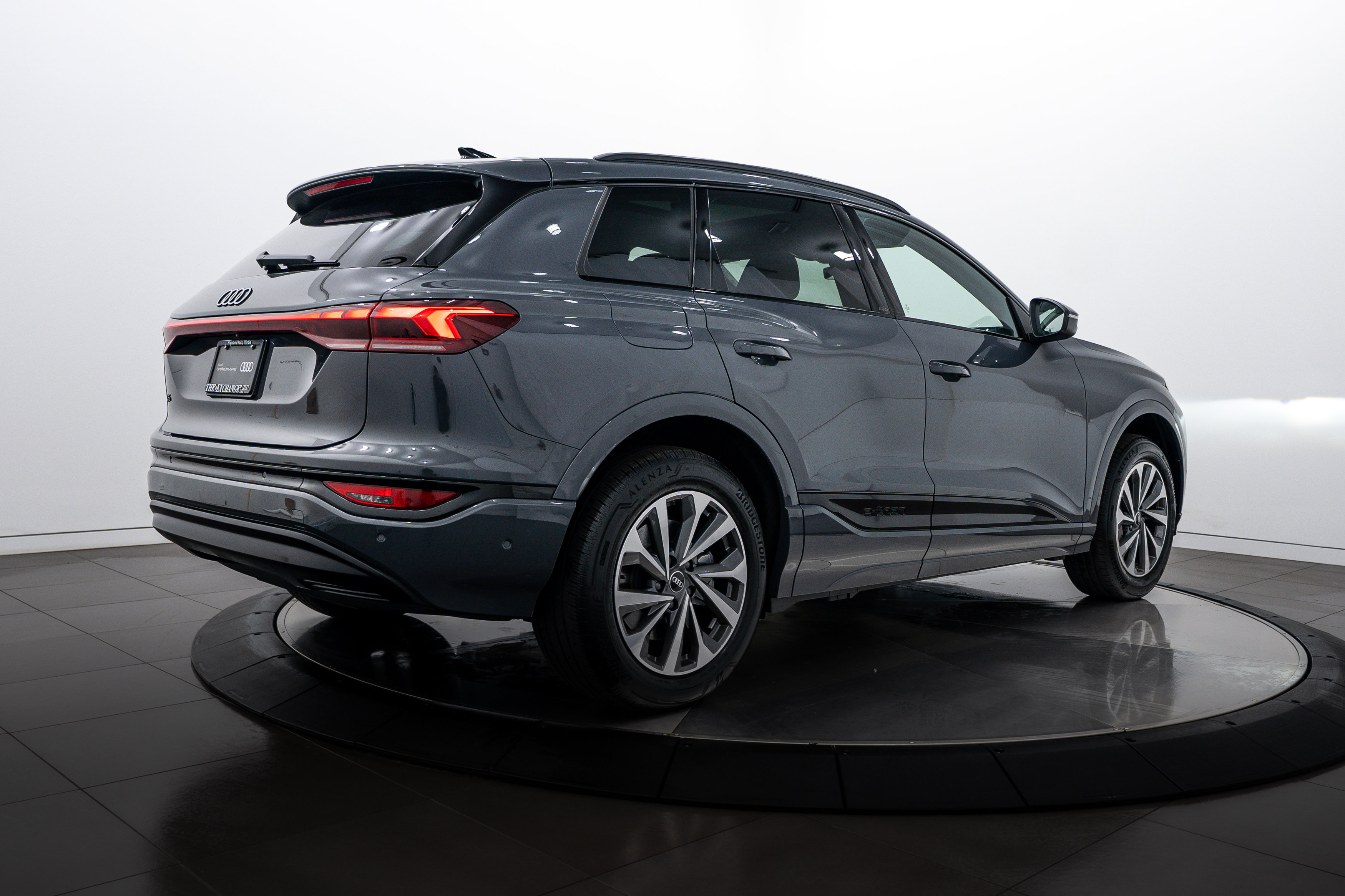 2025 Audi Q6 E-tron Premium photo 4