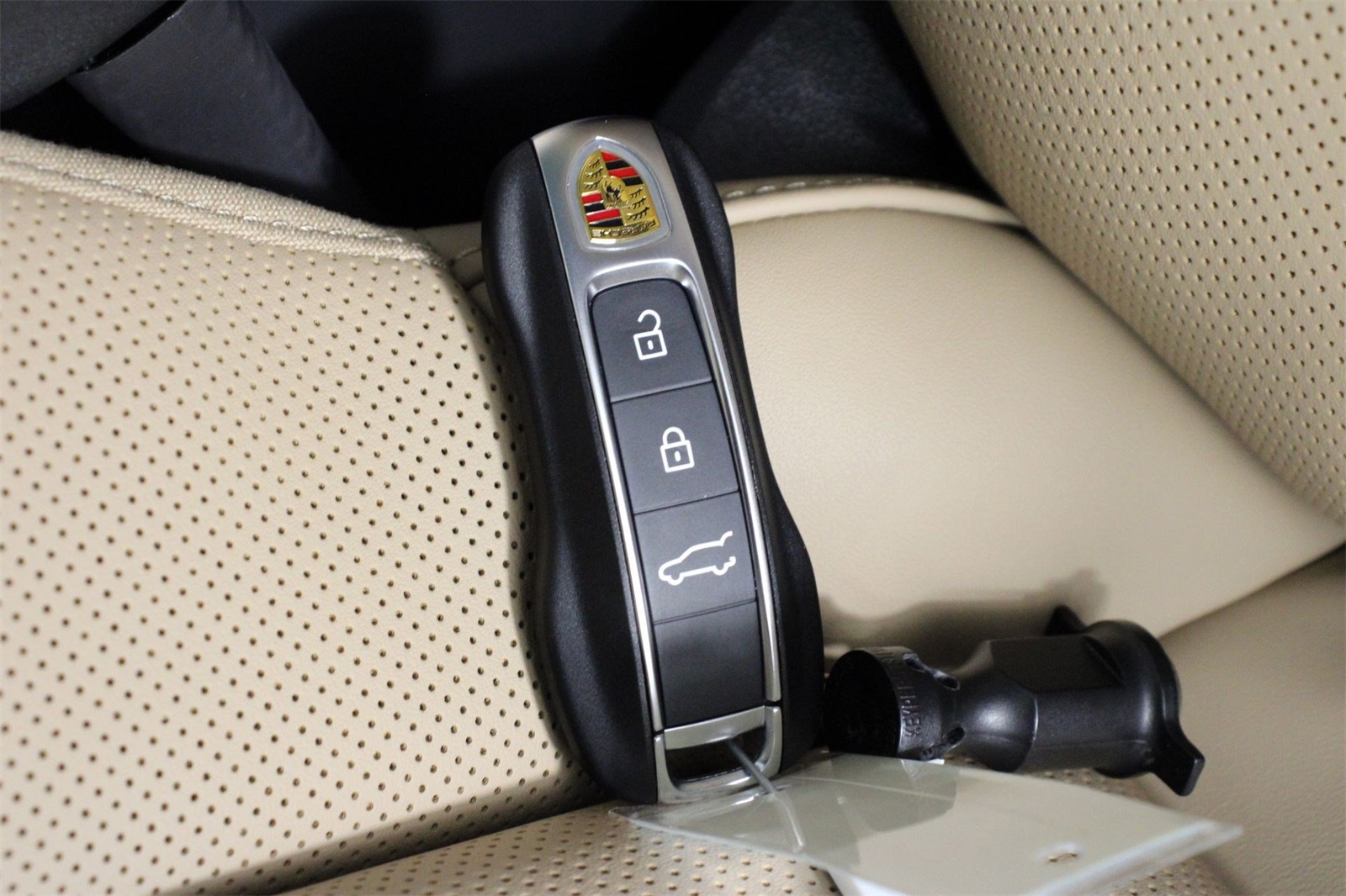 2026 Porsche Cayenne E-Hybrid Coupe photo 23