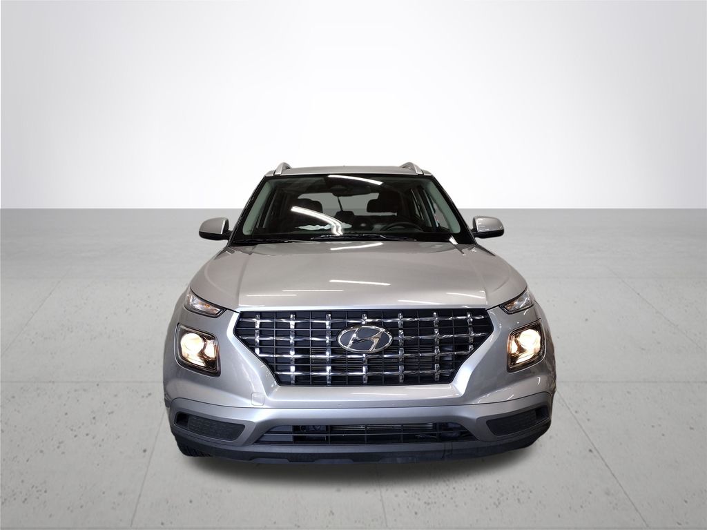 2023 Hyundai Venue SEL photo 2