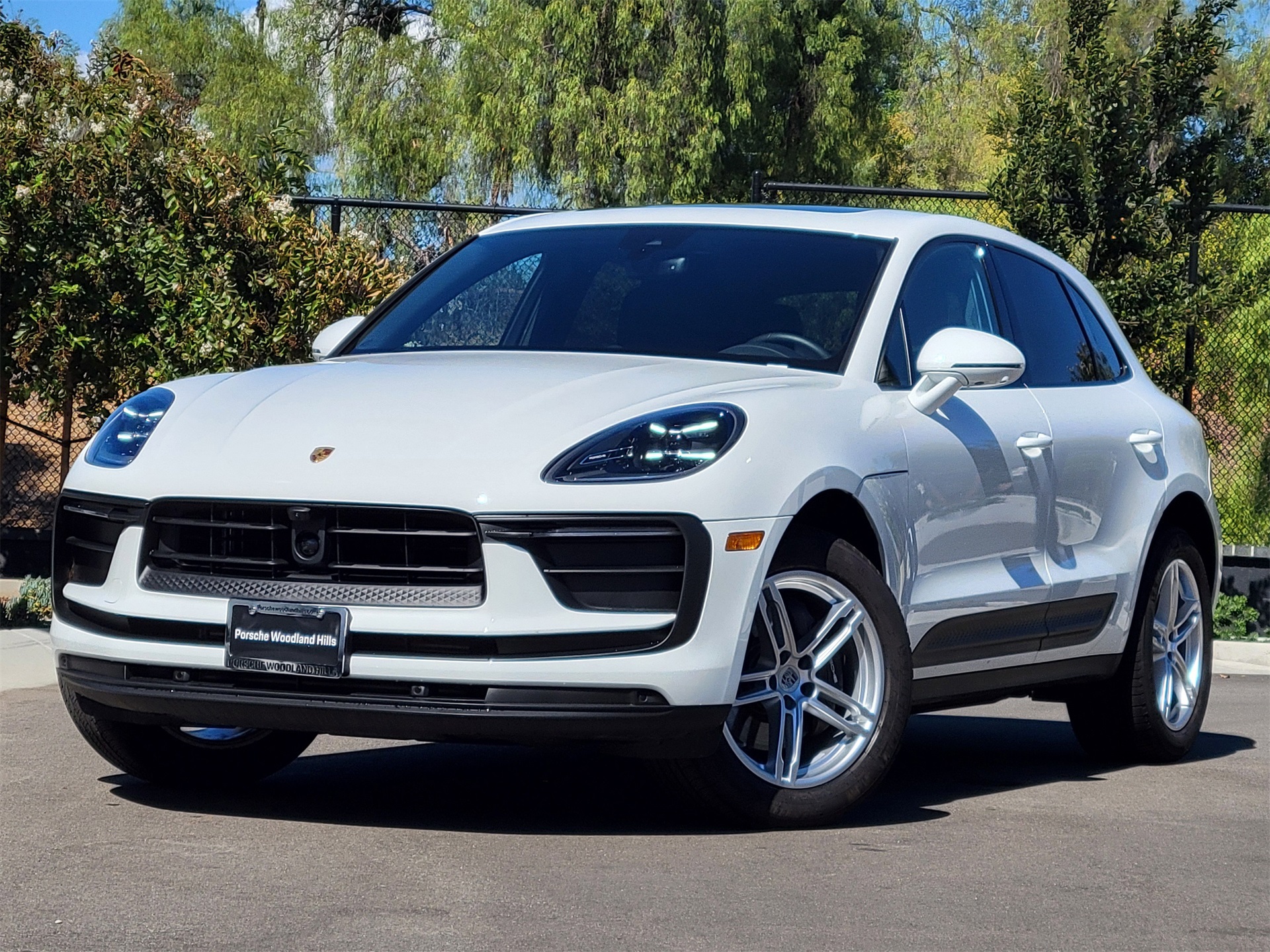 2025 Porsche Macan Base
