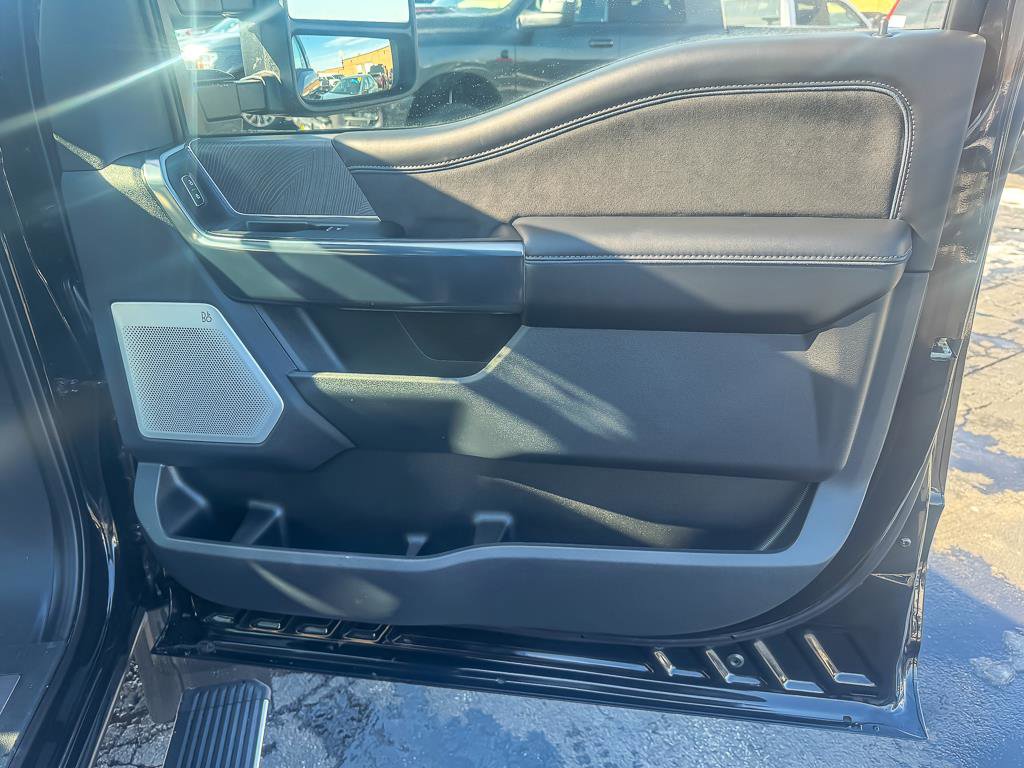 2025 FORD F-450 - Image 30