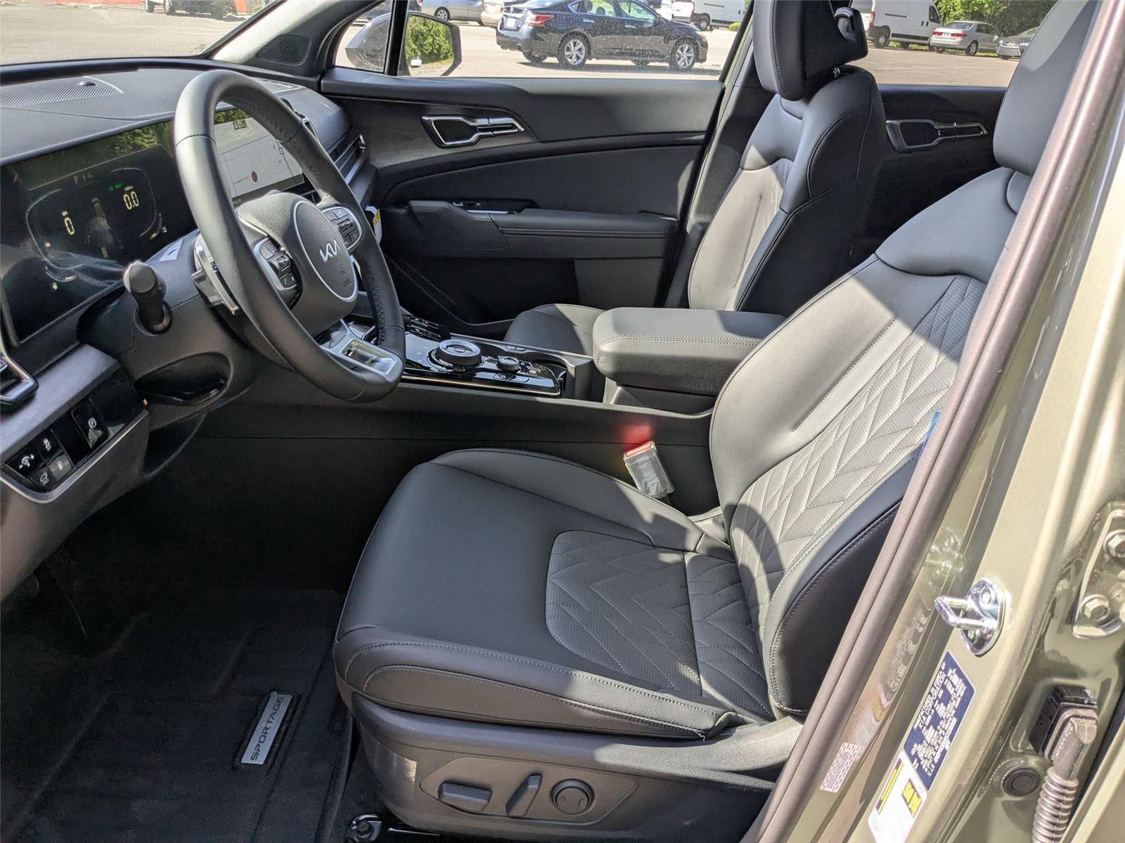 2025 Kia Sportage Plug-In Hybrid X-Line photo 14