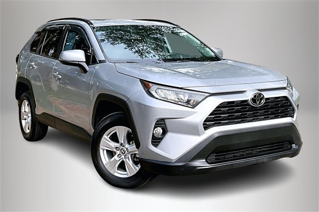 2021 Toyota RAV4 XLE's photo