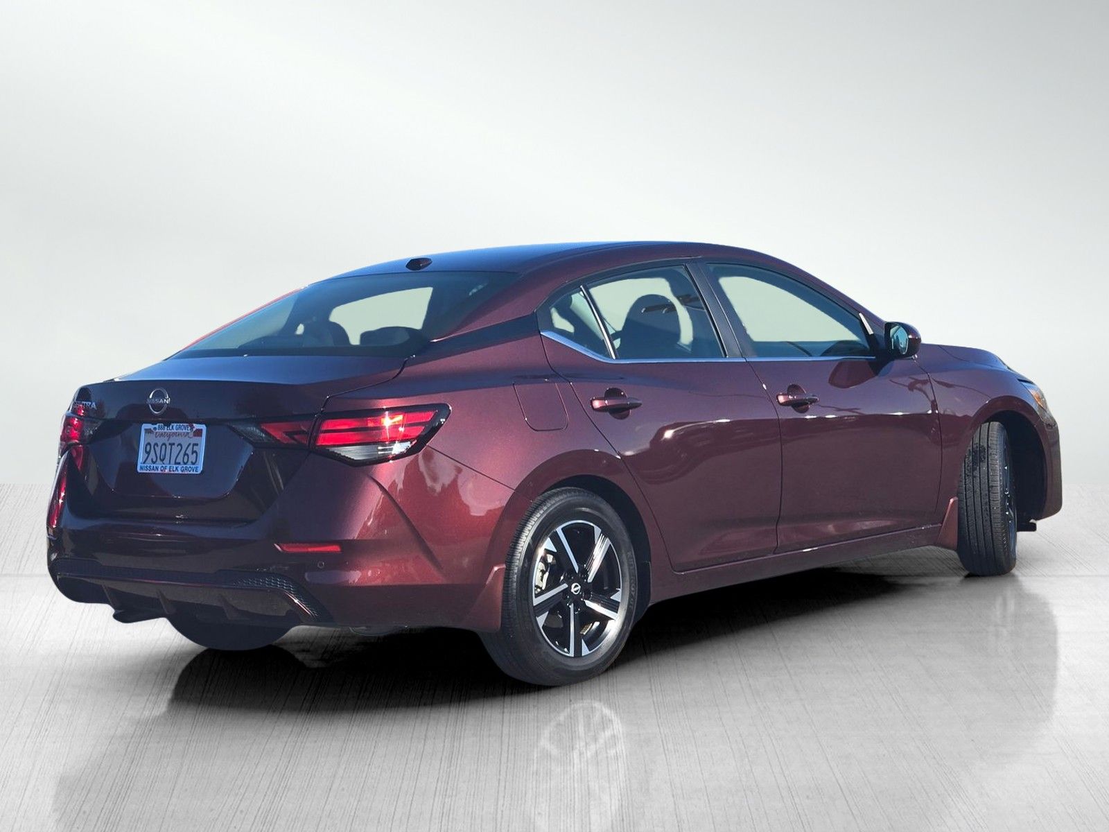 2025 Nissan Sentra SV photo 4