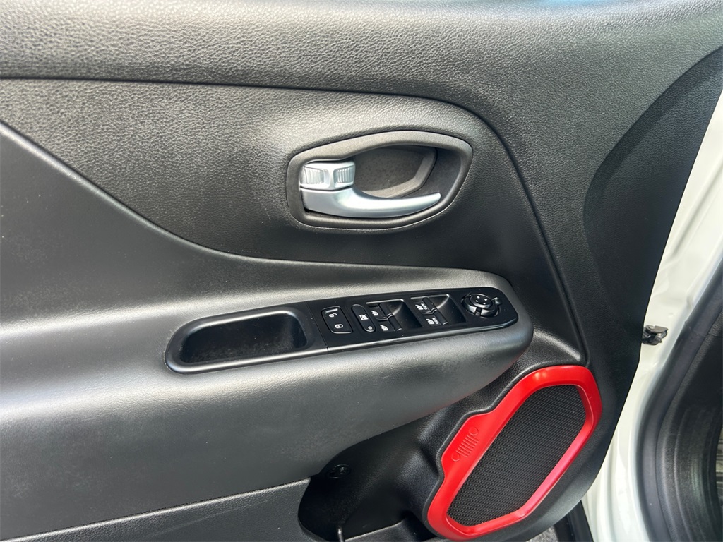 2019 Jeep Renegade Trailhawk photo 10