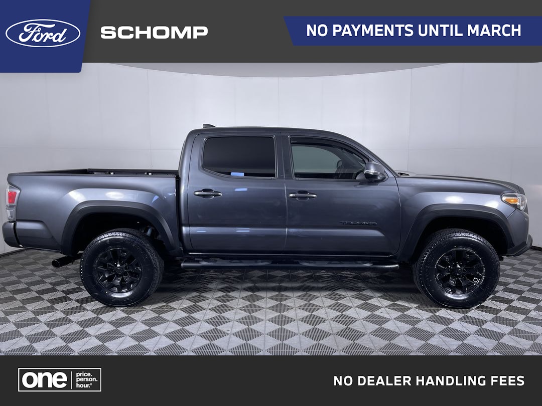 2021 Toyota Tacoma TRD Off Road's photo