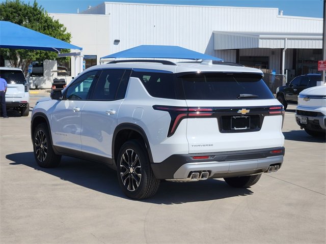 2026 Chevrolet Traverse photo 2