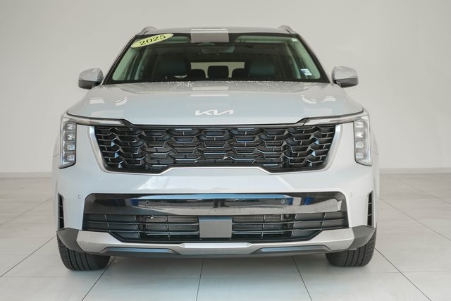 2025 Kia Sorento S photo 4