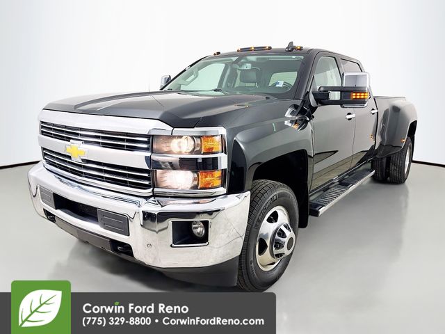 2015 Chevrolet Silverado 3500HD LTZ photo 3