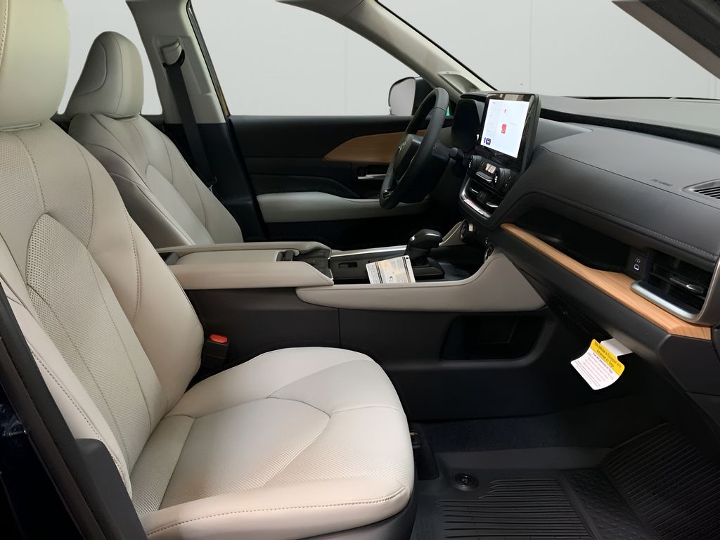 2025 Toyota Grand Highlander Limited photo 14