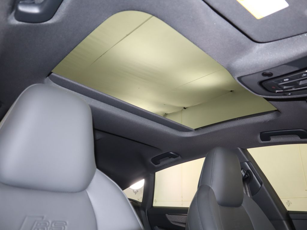 2024 Audi RS 7 Performance Base photo 17