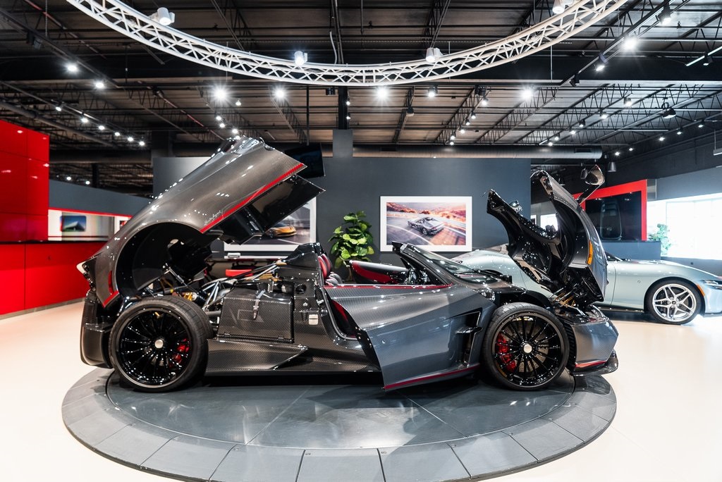 2017 Pagani Huayra photo 37