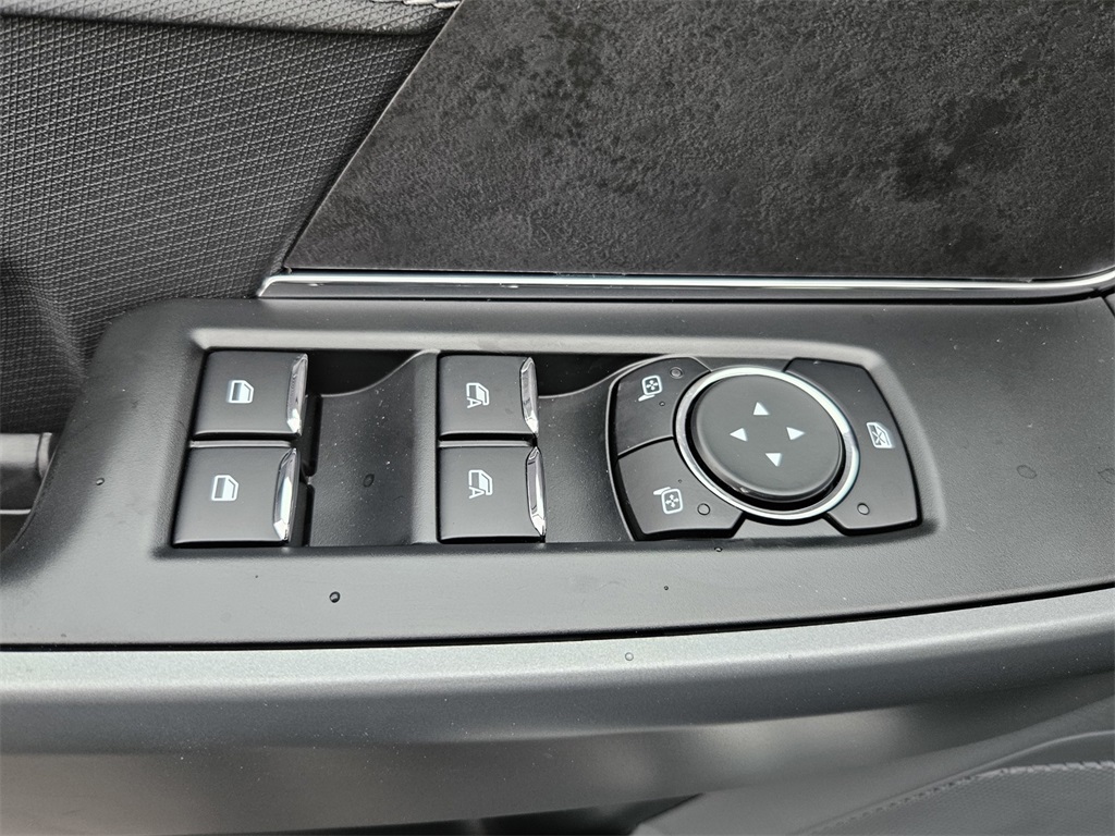 2025 Ford F-150 XLT photo 11