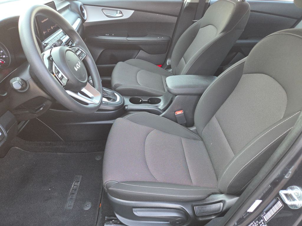 2024 Kia Forte LXS photo 15