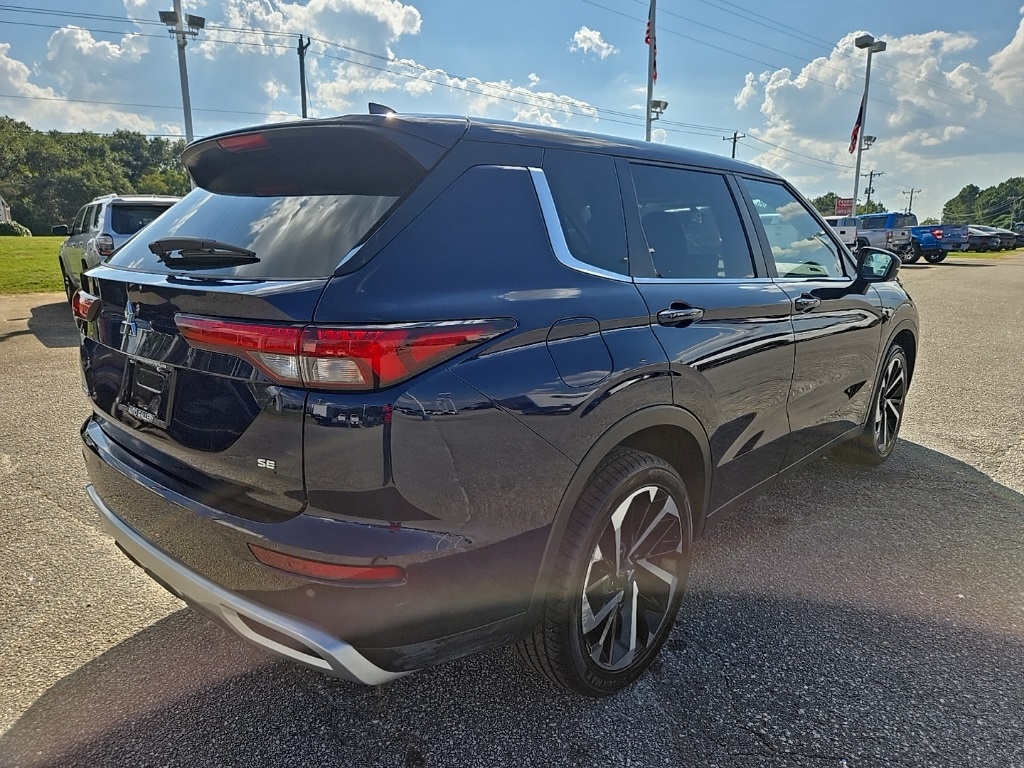 2024 Mitsubishi Outlander SE photo 5