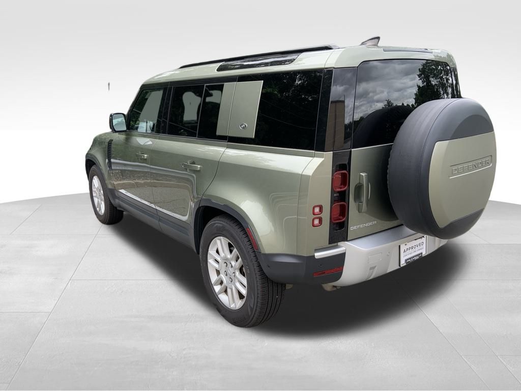 2021 Land Rover Defender 110 S photo 6