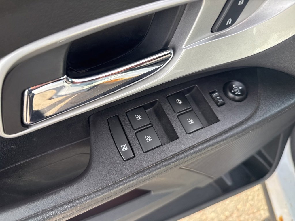 2017 Chevrolet Equinox LT photo 17