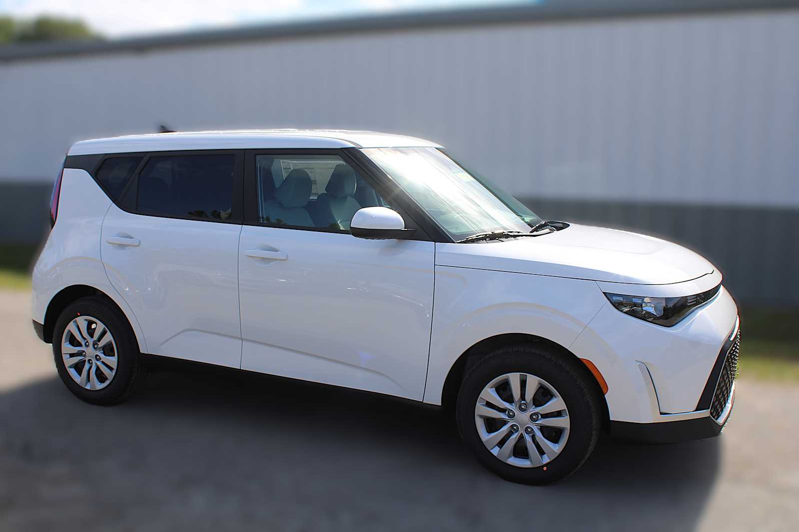 2025 Kia Soul LX photo 3