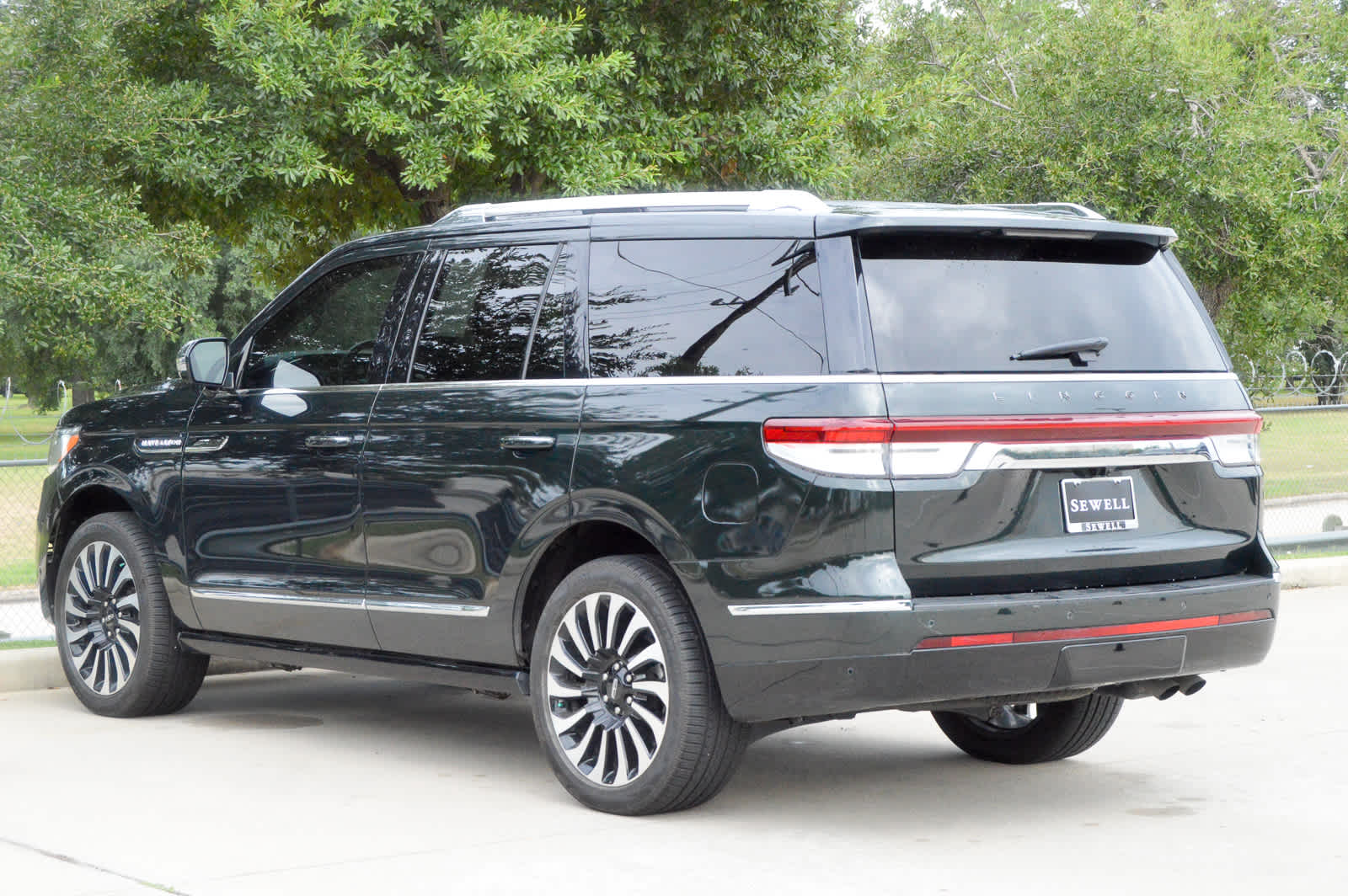 2023 Lincoln Navigator Black Label photo 6