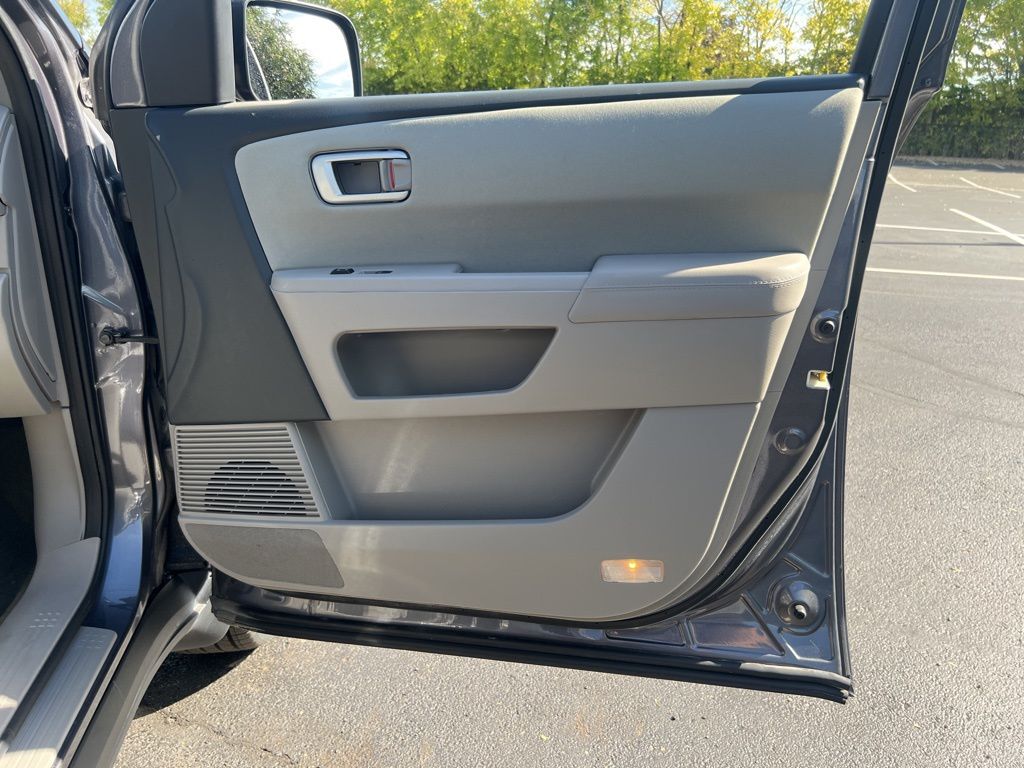 2015 Honda Pilot SE photo 26