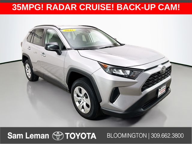 2021 Toyota RAV4 LE's photo
