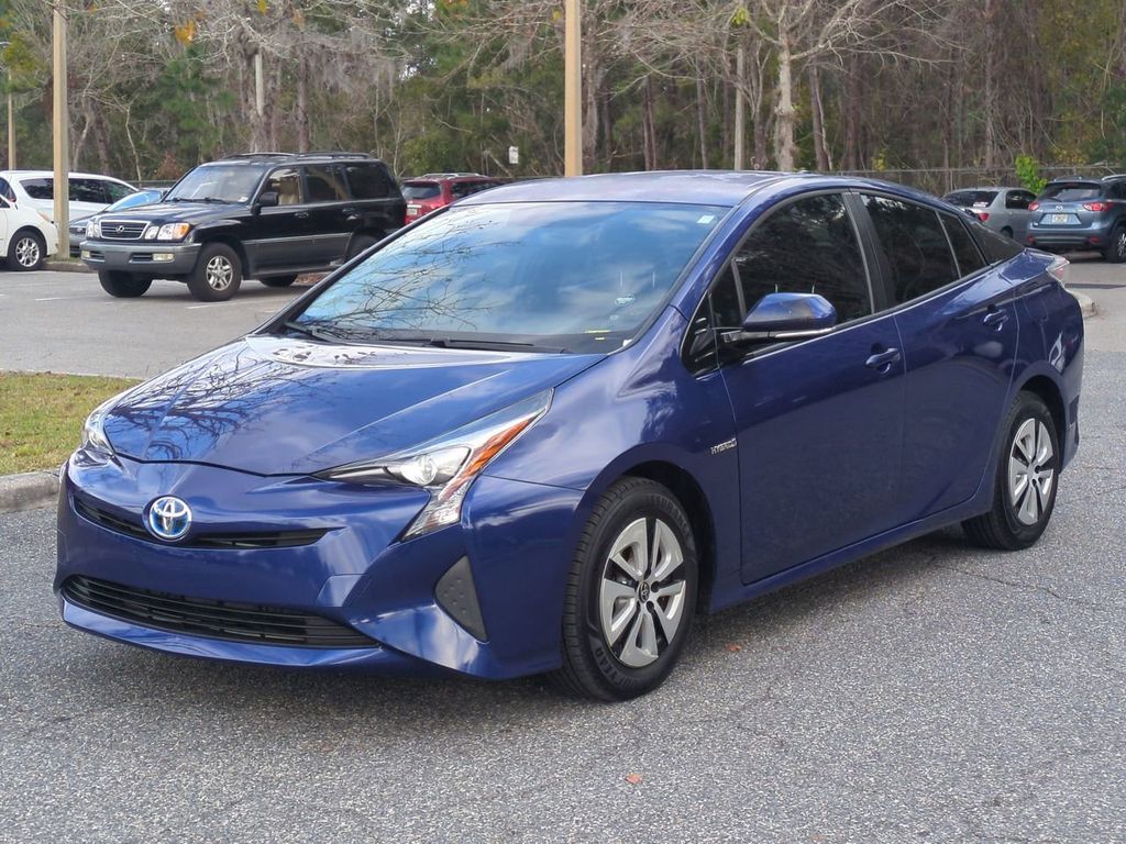2016 Toyota Prius Three's photo