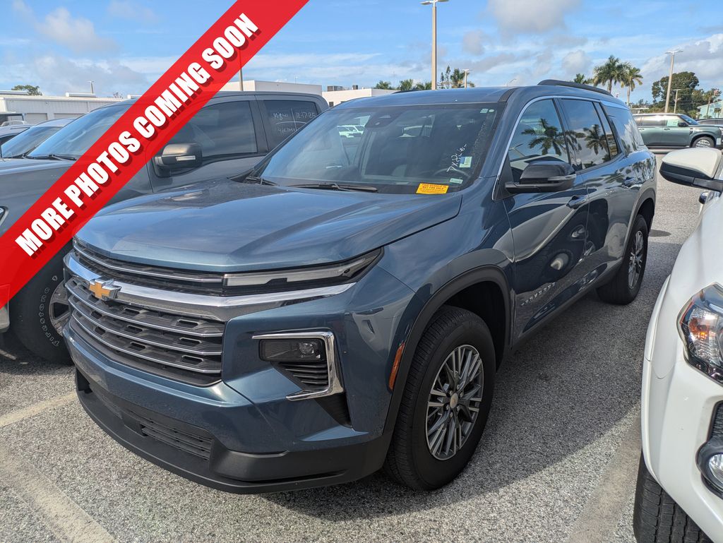 2025 Chevrolet Traverse LT's photo