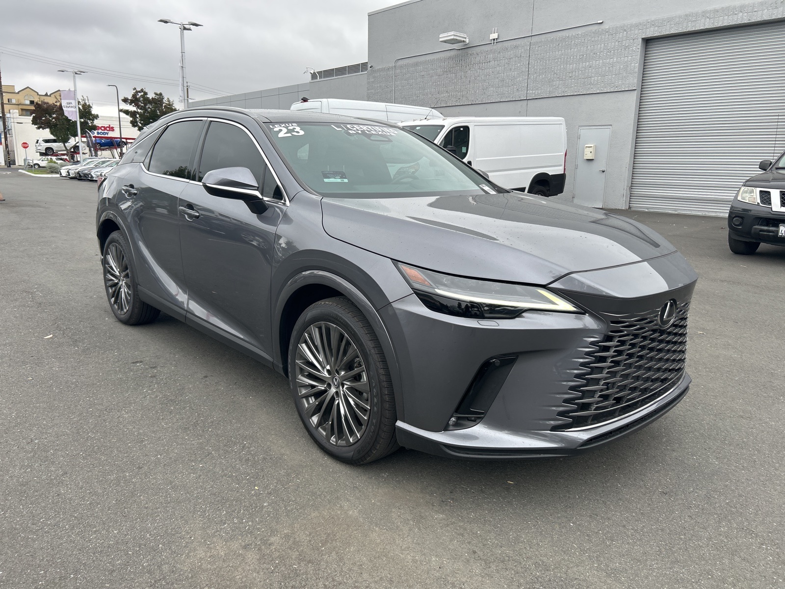 2023 Lexus RX 350h Luxury photo 2