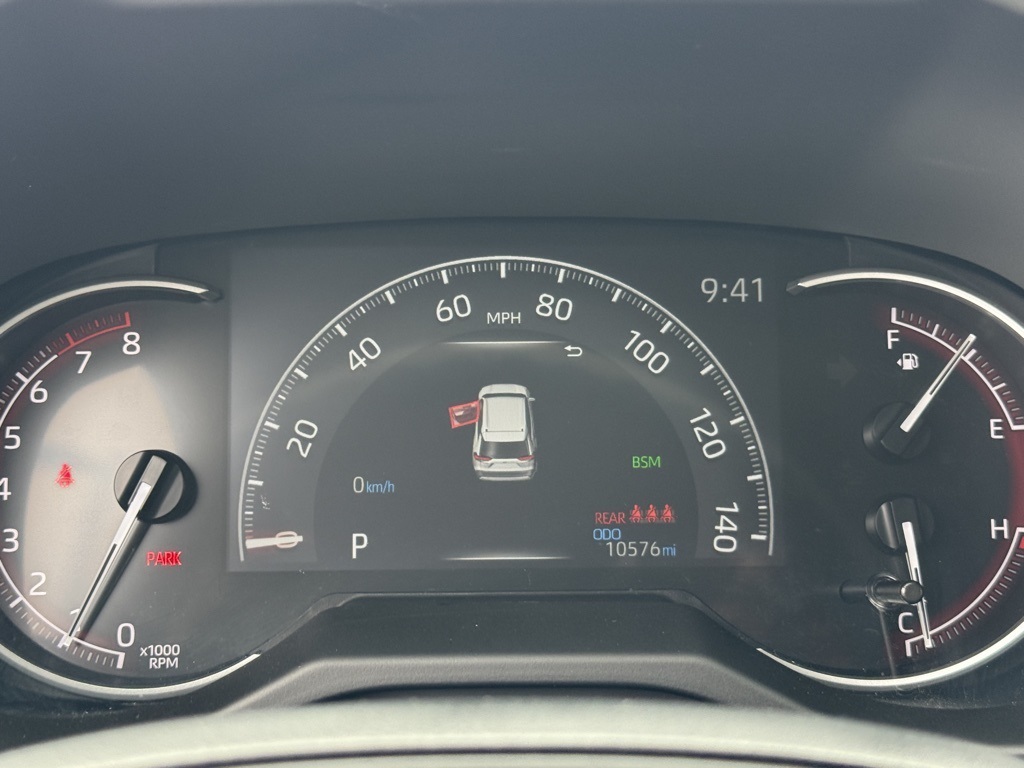 2025 Toyota RAV4 LE photo 22