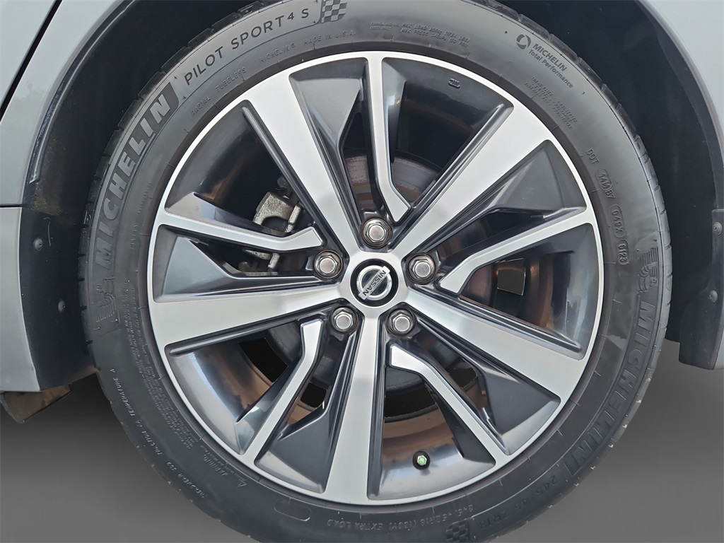 2019 Nissan Maxima SV photo 8