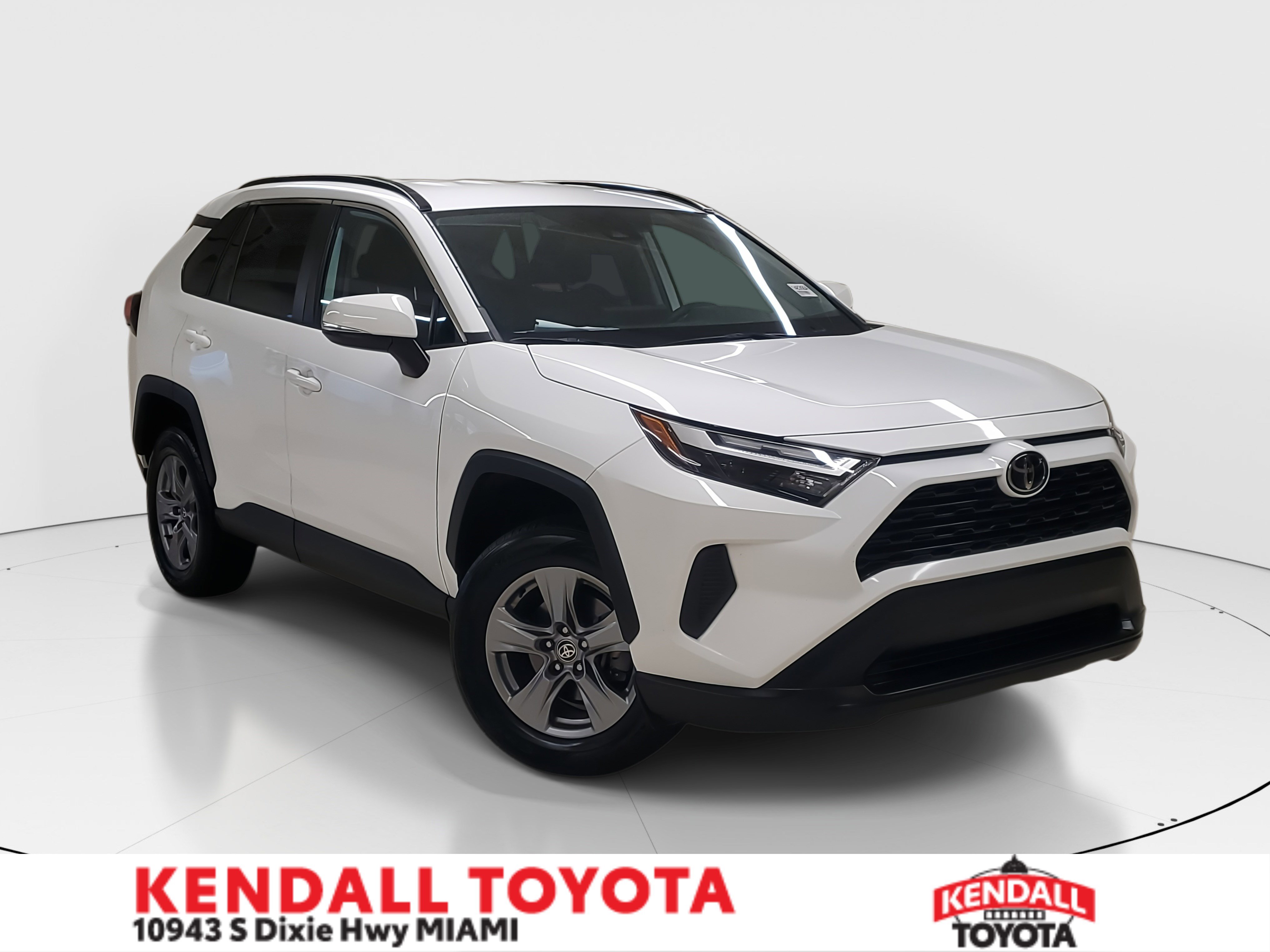 2022 Toyota RAV4 XLE's photo