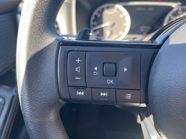 2023 Nissan Rogue SV photo 16