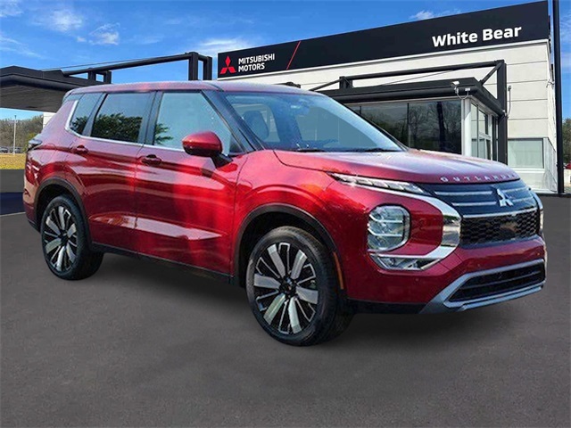 2025 Mitsubishi Outlander SE's photo