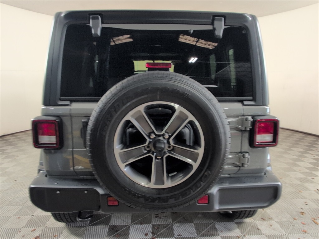 2023 Jeep Wrangler Sahara photo 12