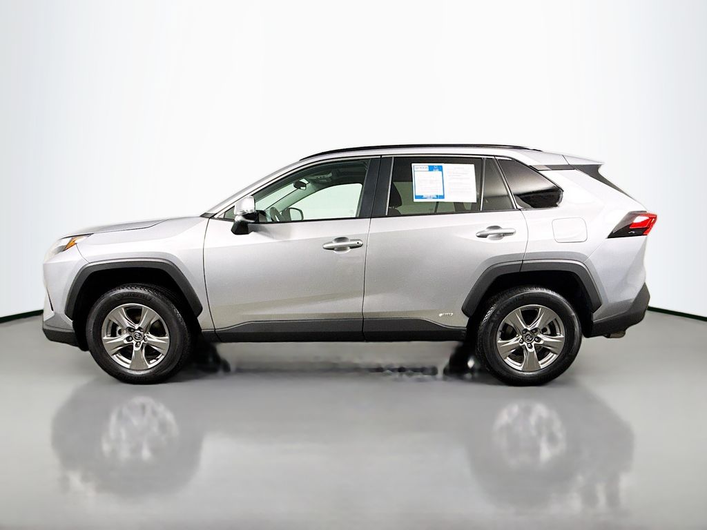 2024 Toyota RAV4 Hybrid XLE photo 2