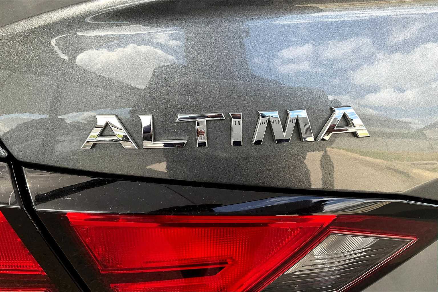 2022 Nissan Altima 2.5 SV photo 9