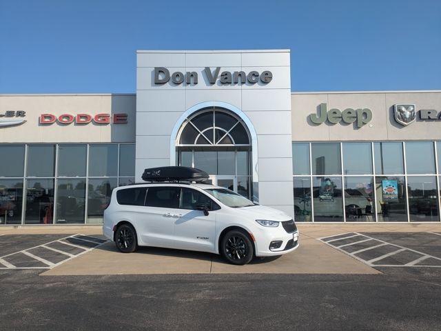 2025 Chrysler Pacifica