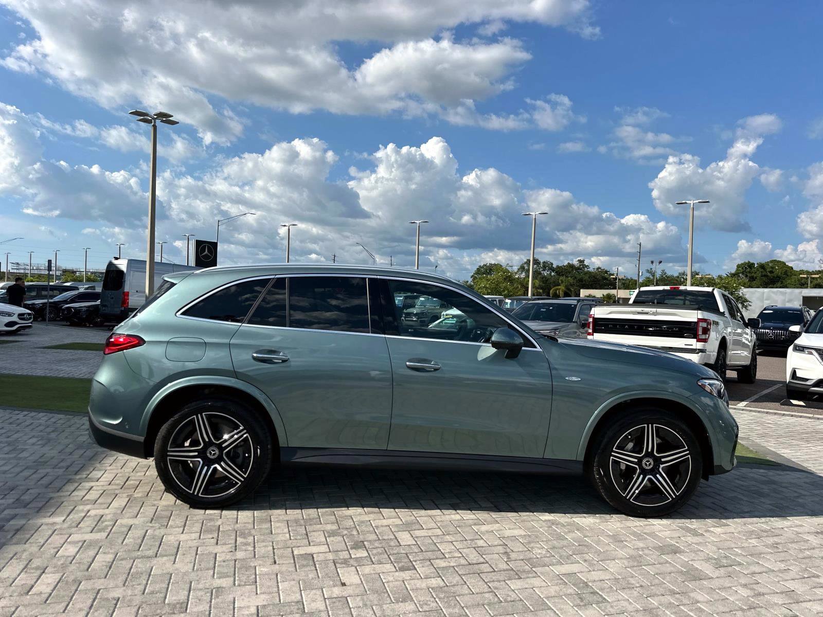 2025 Mercedes Benz GLC 350e 4MATIC photo 3