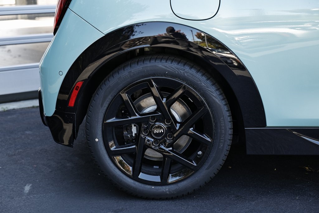 2026 Mini Cooper 2 Door Hardtop Iconic photo 4