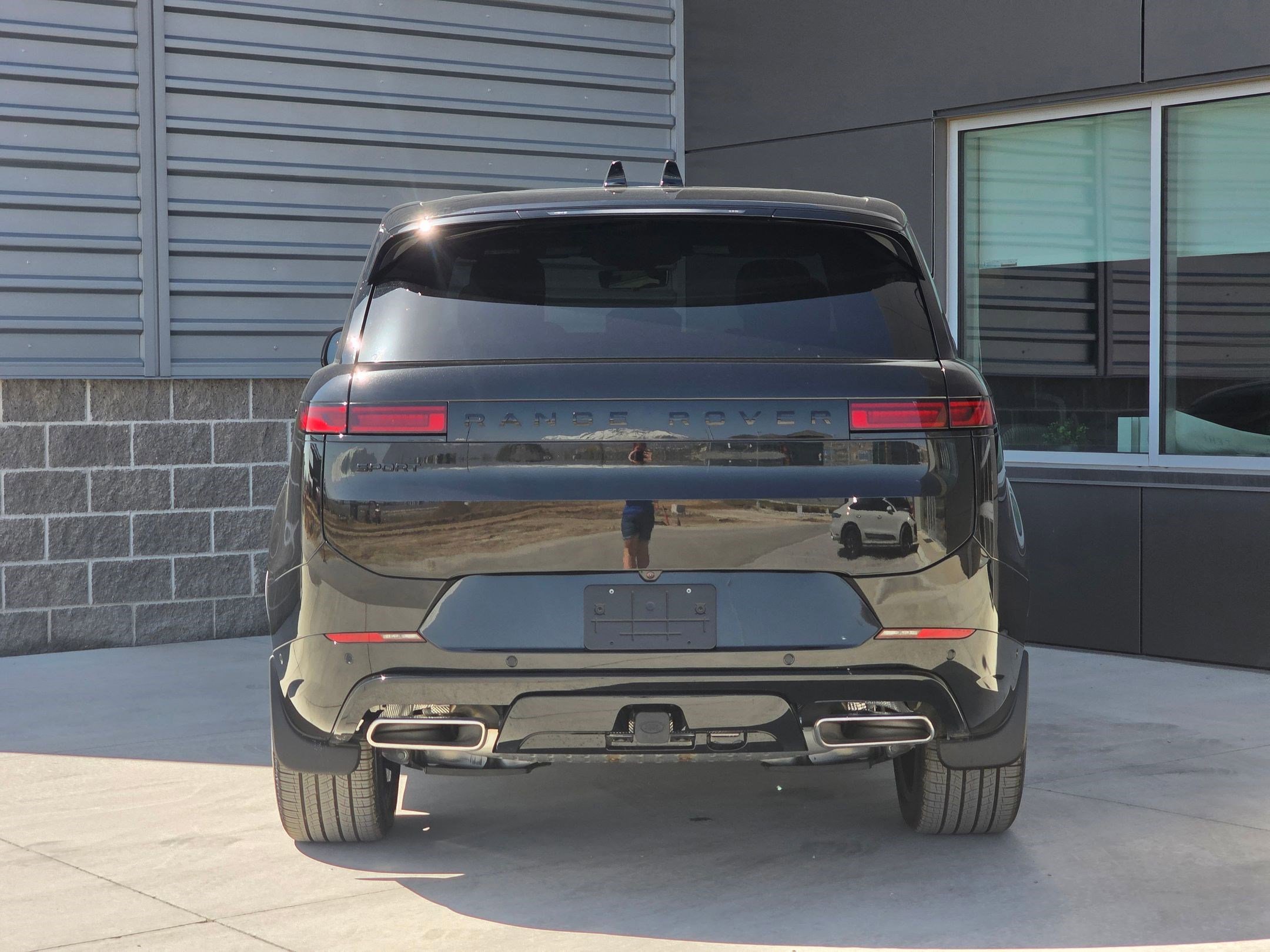2025 Land Rover Range Rover Sport Autobiography PHEV photo 6