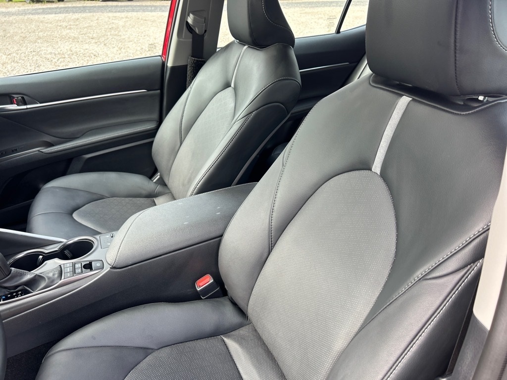 2024 Toyota Camry Hybrid XSE photo 10