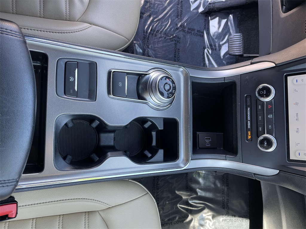 2022 Ford Edge SEL photo 20