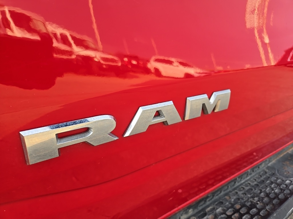 2020 Ram 1500 Laramie photo 18